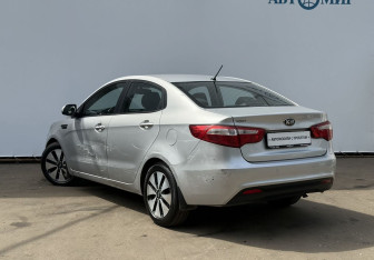 Подержанный автомобиль Kia Rio Sedan 2013 года (7 фото)