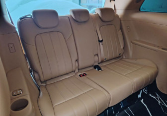 Подержанный автомобиль Voyah Dream 2024 года (12 фото)