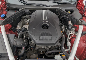 Подержанный автомобиль Kia Stinger 2019 года (9 фото)