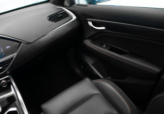 Подержанный автомобиль Geely Tugella 2023 года (28 фото)
