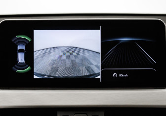 Подержанный автомобиль BMW X2 2018 года (13 фото)