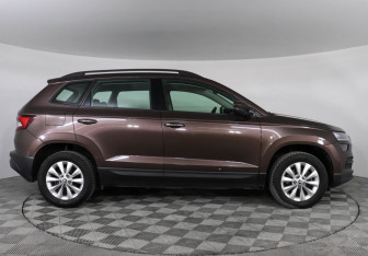 Подержанный автомобиль Skoda Karoq 2020 года (4 фото)