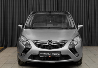 Подержанный автомобиль Opel Zafira Minivan 2013 года (2 фото)
