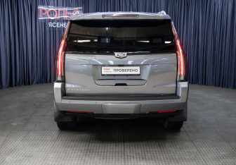 Подержанный автомобиль Cadillac Escalade Suv 2020 года (6 фото)