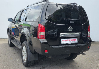 Подержанный автомобиль Nissan Pathfinder 2007 года (7 фото)