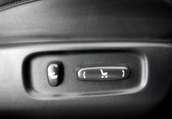 Подержанный автомобиль Toyota Land Cruiser Suv 2015 года (25 фото)