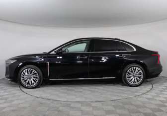 Подержанный автомобиль Hongqi H5 2024 года (8 фото)