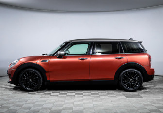 Подержанный автомобиль MINI Clubman Wagon 2019 года (8 фото)