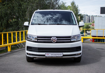Подержанный автомобиль Volkswagen Caravelle 2018 года (2 фото)