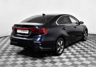 Подержанный автомобиль Kia Cerato Sedan 2018 года (5 фото)