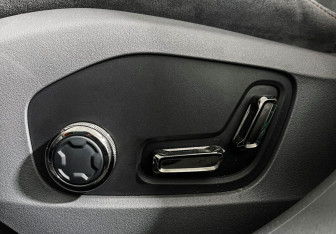 Подержанный автомобиль Zeekr 001 2023 года (16 фото)