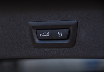 Подержанный автомобиль BMW X3 2024 года (22 фото)