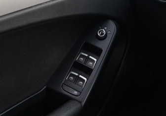 Подержанный автомобиль Audi A4 Wagon 2013 года (13 фото)