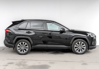 Подержанный автомобиль Toyota RAV4 2020 года (4 фото)