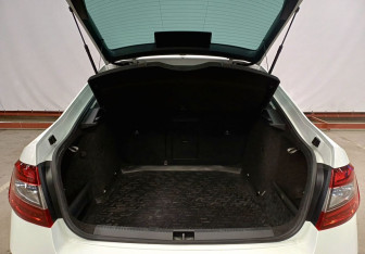 Подержанный автомобиль Skoda Octavia Liftback 2018 года (10 фото)