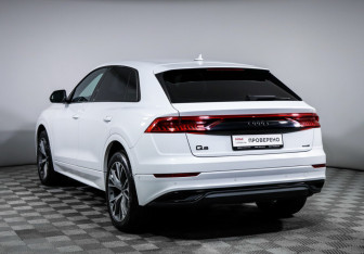 Подержанный автомобиль Audi Q8 2022 года (7 фото)