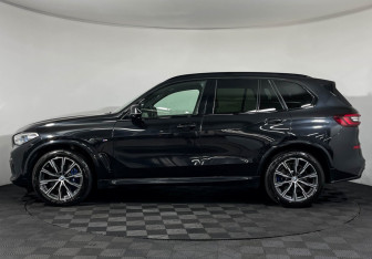 Подержанный автомобиль BMW X5 2021 года (5 фото)