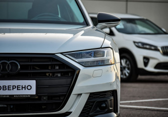 Подержанный автомобиль Audi S8 2020 года (5 фото)