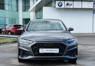 Подержанный автомобиль Audi A4 Sedan 2021 года (2 фото)