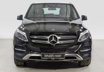 Подержанный автомобиль Mercedes-Benz GLE 2018 года (2 фото)