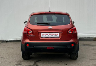 Подержанный автомобиль Nissan Qashqai 2008 года (6 фото)