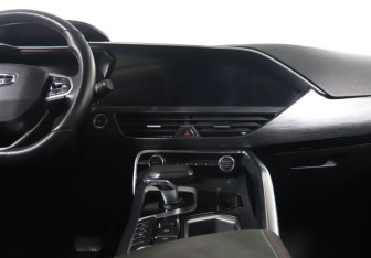 Подержанный автомобиль Geely Tugella 2021 года (14 фото)