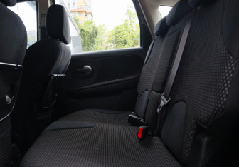 Подержанный автомобиль Nissan Note 2007 года (8 фото)