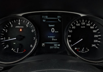 Подержанный автомобиль Nissan X-Trail 2015 года (16 фото)