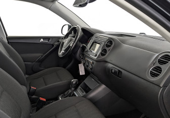 Подержанный автомобиль Volkswagen Tiguan 2016 года (12 фото)