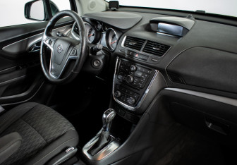 Подержанный автомобиль Opel Mokka 2014 года (10 фото)