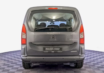 Подержанный автомобиль Citroen Berlingo 2021 года (6 фото)