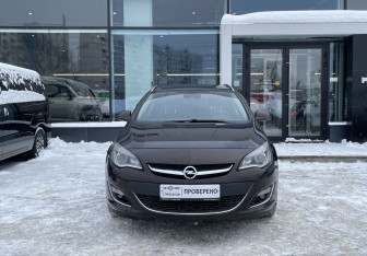 Подержанный автомобиль Opel Astra Wagon 2012 года (2 фото)
