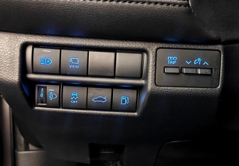 Подержанный автомобиль Toyota Avalon 2022 года (17 фото)