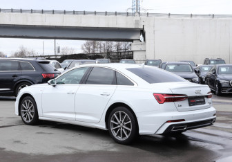 Подержанный автомобиль Audi A6 Sedan 2020 года (7 фото)