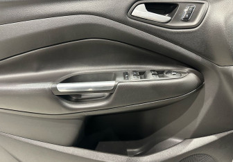 Подержанный автомобиль Ford Kuga 2013 года (13 фото)