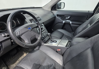 Подержанный автомобиль Volvo XC90 2011 года (9 фото)