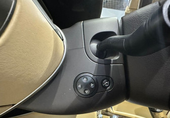 Подержанный автомобиль Volkswagen Phaeton 2010 года (12 фото)