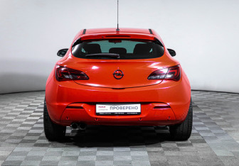 Подержанный автомобиль Opel Astra Hatchback 2014 года (6 фото)
