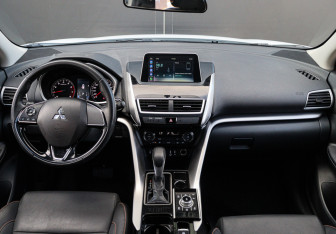 Подержанный автомобиль Mitsubishi Eclipse Cross 2022 года (9 фото)