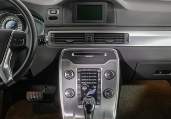 Подержанный автомобиль Volvo XC70 2014 года (14 фото)