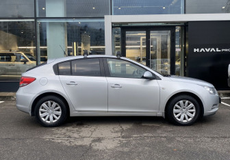 Подержанный автомобиль Chevrolet Cruze Hatchback 2012 года (4 фото)