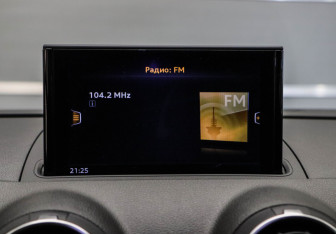 Подержанный автомобиль Audi A3 Sedan 2018 года (19 фото)