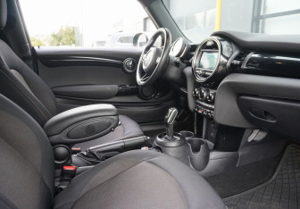 Подержанный автомобиль MINI Hatch 2021 года (11 фото)
