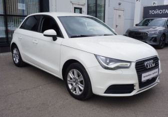 Подержанный автомобиль Audi A1 2013 года (3 фото)