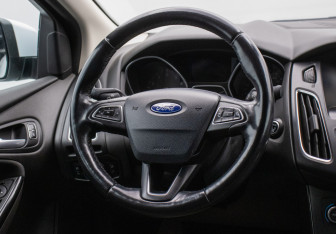 Подержанный автомобиль Ford Focus Sedan 2015 года (15 фото)