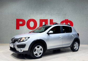 Подержанный автомобиль Renault Sandero 2018 года (7 фото)