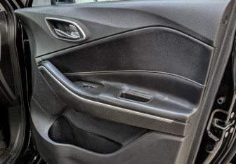 Подержанный автомобиль Москвич 3 2023 года (23 фото)