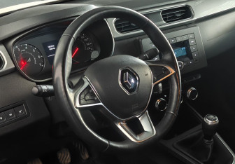 Подержанный автомобиль Renault Arkana 2020 года (12 фото)