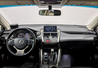 Подержанный автомобиль Lexus NX 2015 года (14 фото)