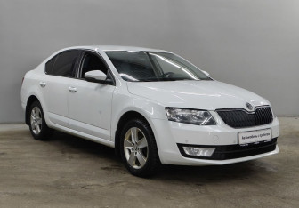 Подержанный автомобиль Skoda Octavia Liftback 2016 года (3 фото)
